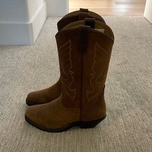 SHYANNE Cowboy Boots Size 7